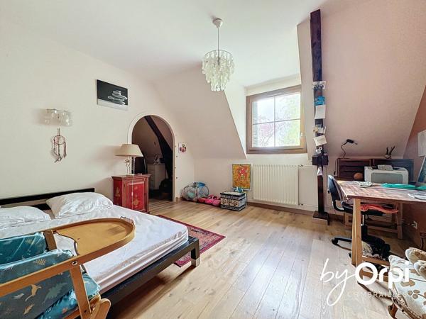 Maison à vendre    10 pièces • 319,72 m2 Montaigut