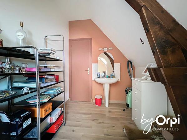 Maison à vendre    10 pièces • 319,72 m2 Montaigut