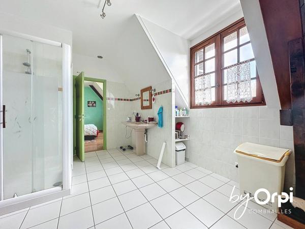 Maison à vendre    10 pièces • 319,72 m2 Montaigut