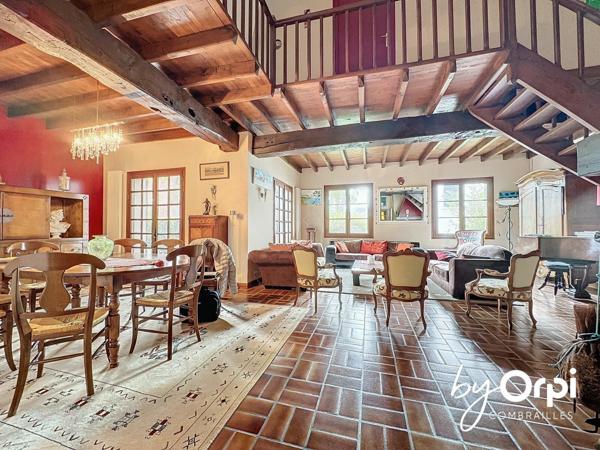 Maison à vendre    10 pièces • 319,72 m2 Montaigut
