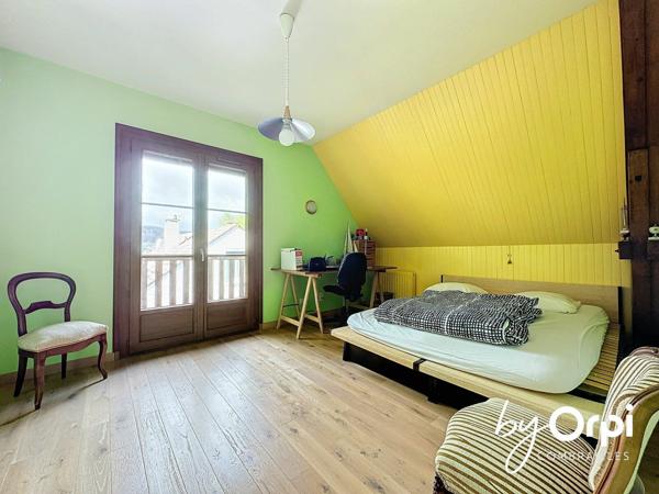 Maison à vendre    10 pièces • 319,72 m2 Montaigut