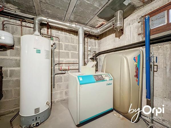 Maison à vendre    10 pièces • 319,72 m2 Montaigut