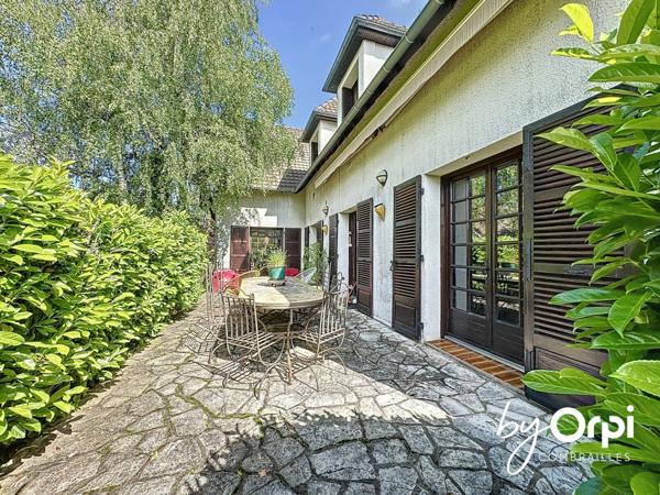 Maison à vendre    10 pièces • 319,72 m2 Montaigut