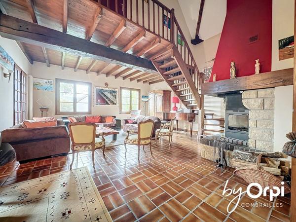 Maison à vendre    10 pièces • 319,72 m2 Montaigut