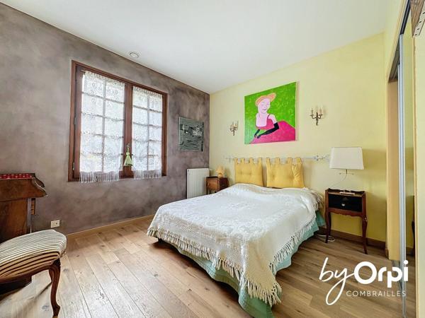 Maison à vendre    10 pièces • 319,72 m2 Montaigut