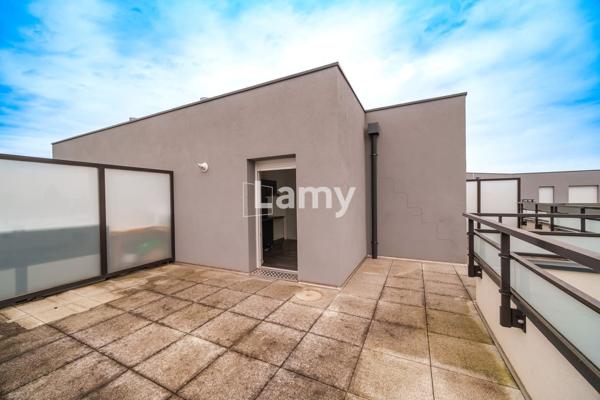 T2 grande terrasse et annexes