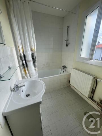 Immeuble à vendre  264,12 m2 PARTHENAY - 79