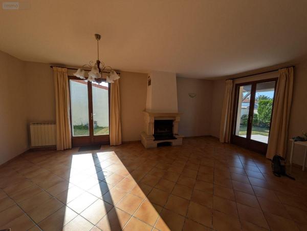 Maison individuelle à vendre à Saint-Sulpice-de-Royan en Charente-Maritime (17200), ref : Ref 02060   
bourg