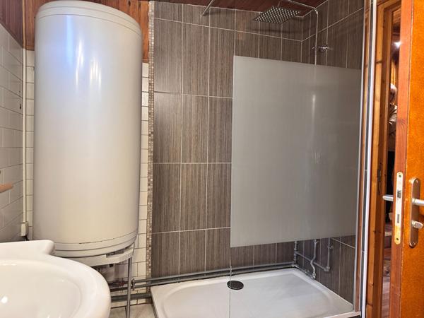 Chalet bois/maison sur terrain de loisirs - idéal pour la location courte durée !