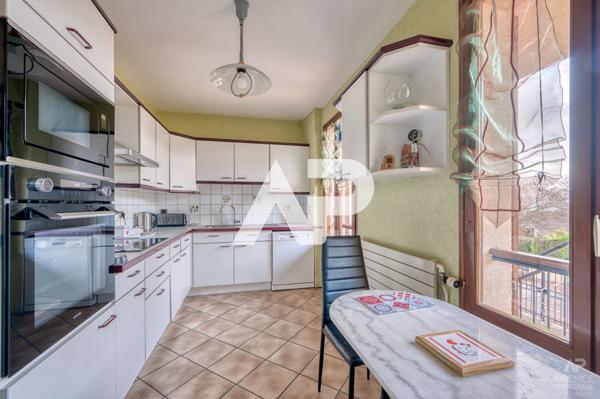 Maison Rueil Malmaison 7 pièce(s) 171m2 €1 350 000 ** - Référence 18094