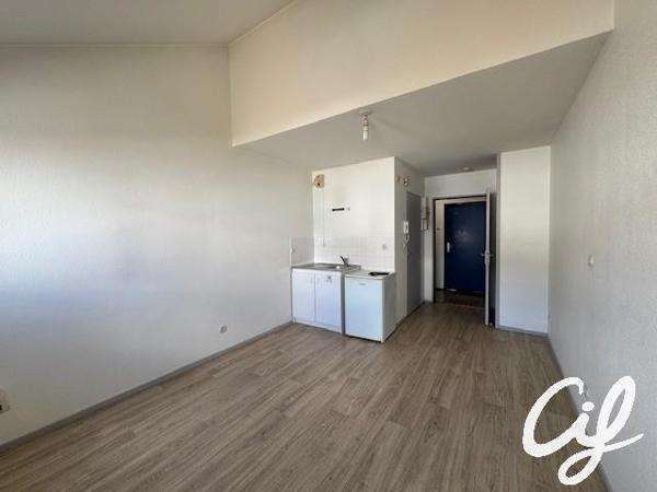 Appartement T1 NANTES Champ de Mars - 18.88 m2  462 Euros