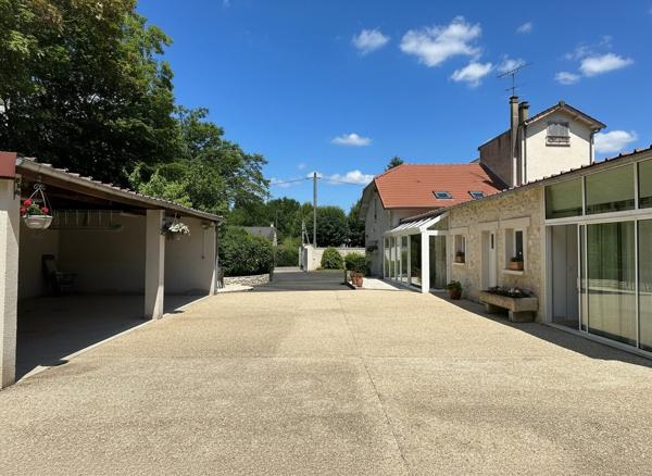 RARE SUR LE SECTEUR – Maison Ancienne Rénovée avec Studio Indépendant et Terrain constructible