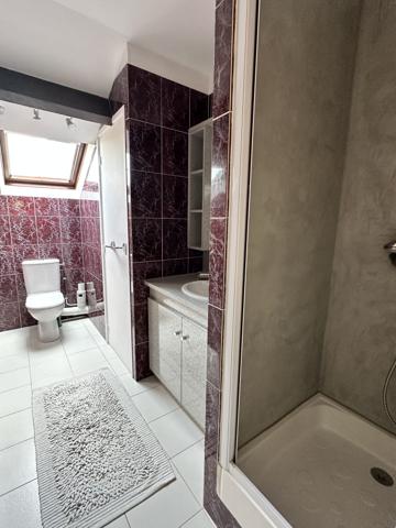 RARE SUR LE SECTEUR – Maison Ancienne Rénovée avec Studio Indépendant et Terrain constructible