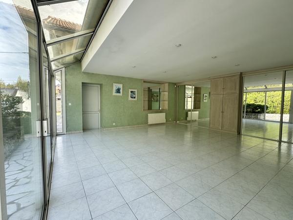 RARE SUR LE SECTEUR – Maison Ancienne Rénovée avec Studio Indépendant et Terrain constructible