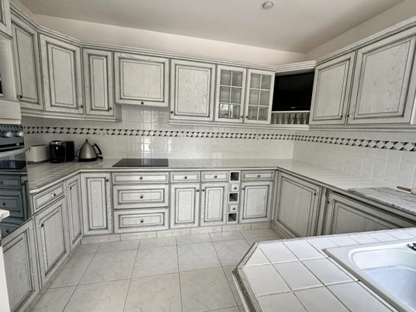 RARE SUR LE SECTEUR – Maison Ancienne Rénovée avec Studio Indépendant et Terrain constructible