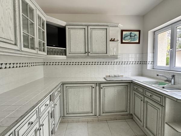 RARE SUR LE SECTEUR – Maison Ancienne Rénovée avec Studio Indépendant et Terrain constructible