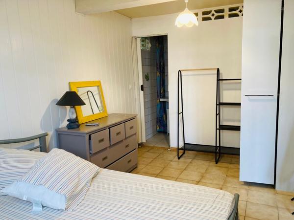Dpt Martinique (972), à louer MORNE DES ESSES appartement T2 de 33 m²