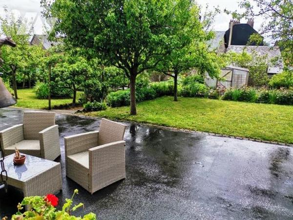 LA FERTE MACE: Proche tous commerces maison en pierres 3 chambres, sur 720m² de terrain