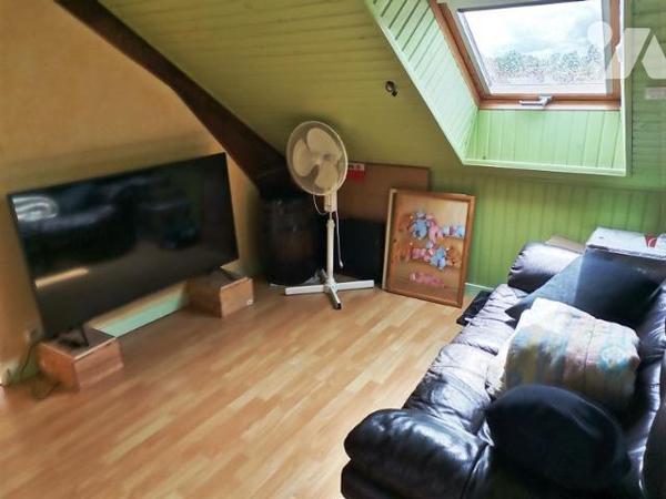 LA FERTE MACE: Proche tous commerces maison en pierres 3 chambres, sur 720m² de terrain