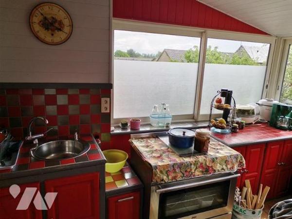 LA FERTE MACE: Proche tous commerces maison en pierres 3 chambres, sur 720m² de terrain