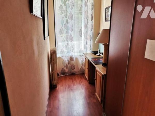 LA FERTE MACE: Proche tous commerces maison en pierres 3 chambres, sur 720m² de terrain