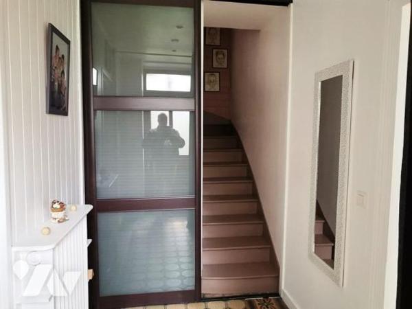 LA FERTE MACE: Proche tous commerces maison en pierres 3 chambres, sur 720m² de terrain