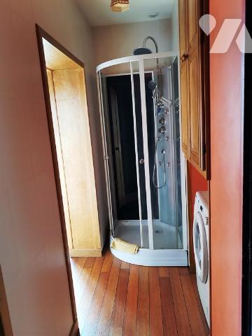 LA FERTE MACE: Proche tous commerces maison en pierres 3 chambres, sur 720m² de terrain