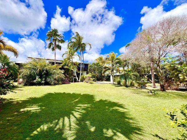 Maison à vendre |  Saint-François |  8 pièces | 251 m²