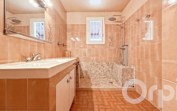 Maison à vendre    1 pièce •  Bollène