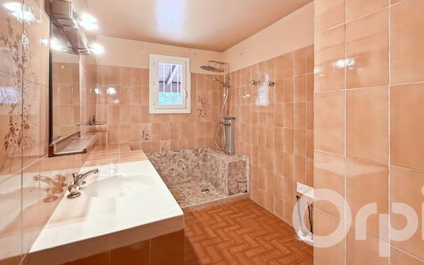 Maison à vendre    1 pièce •  Bollène