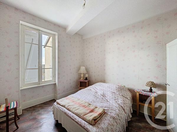 Maison à vendre  12 pièces - 243,40 m2 BROUT VERNET - 03