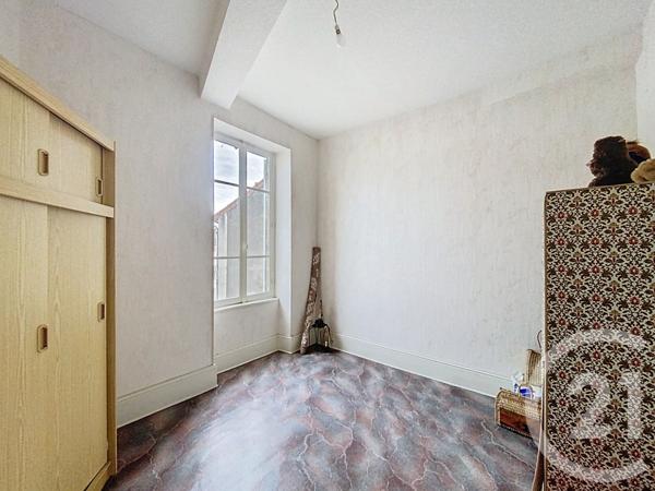 Maison à vendre  12 pièces - 243,40 m2 BROUT VERNET - 03