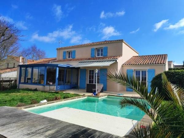 Maison - 6 pièces - 168 m²