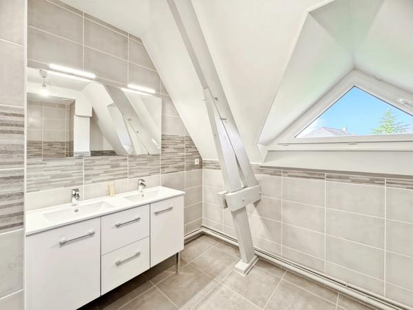 ✨ MÛRS-ERIGNÉ – Maison de caractère avec architecture atypique, vie de plain-pied et grand terrain