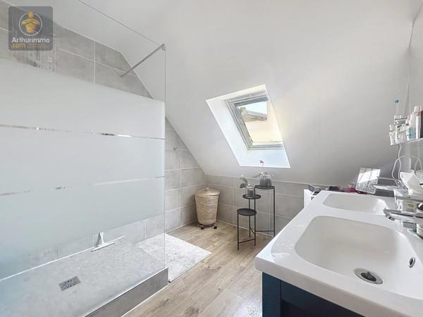 Vente                                                      Maison
                        
                     5 pièces                      112 m2                     à Boissy-Saint-Léger