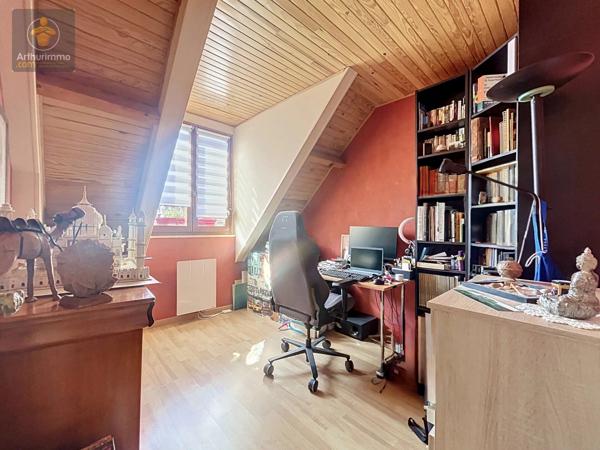 Vente                                                      Maison
                        
                     5 pièces                      112 m2                     à Boissy-Saint-Léger