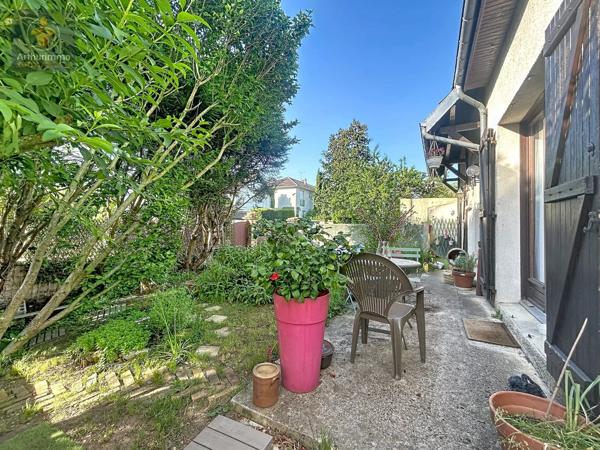 Vente                                                      Maison
                        
                     5 pièces                      112 m2                     à Boissy-Saint-Léger