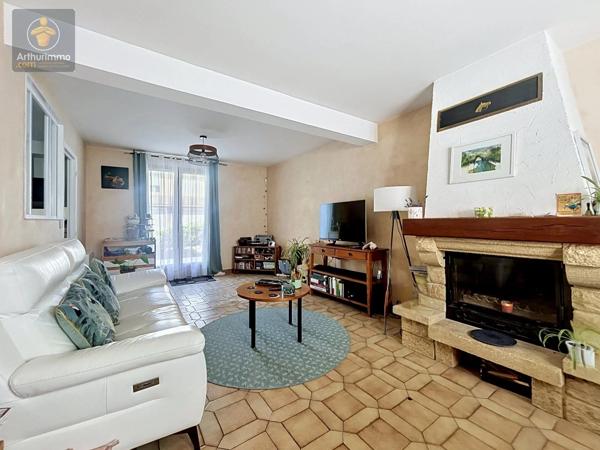 Vente                                                      Maison
                        
                     5 pièces                      112 m2                     à Boissy-Saint-Léger