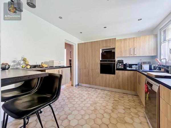 Vente                                                      Maison
                        
                     5 pièces                      112 m2                     à Boissy-Saint-Léger