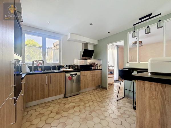 Vente                                                      Maison
                        
                     5 pièces                      112 m2                     à Boissy-Saint-Léger