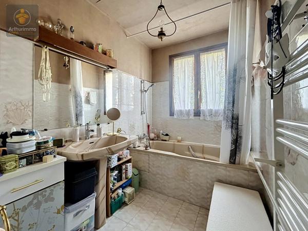 Vente                                                      Maison
                        
                     5 pièces                      112 m2                     à Boissy-Saint-Léger