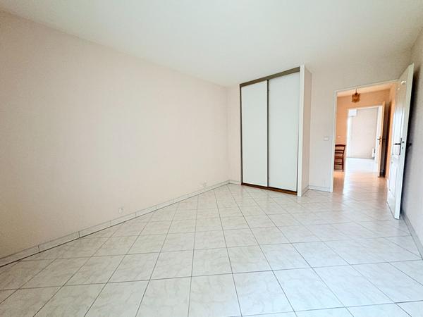 Appartement Rosny Sous Bois GOLF Métro 11 - 3 pièces 72.8 m2