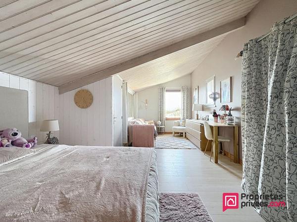 Marsilly - Maison familiale de plain pied de 131m2 sur parcelle de 1000m2 - Piscine - 2 Garages