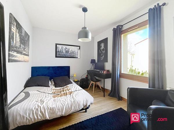 Marsilly - Maison familiale de plain pied de 131m2 sur parcelle de 1000m2 - Piscine - 2 Garages