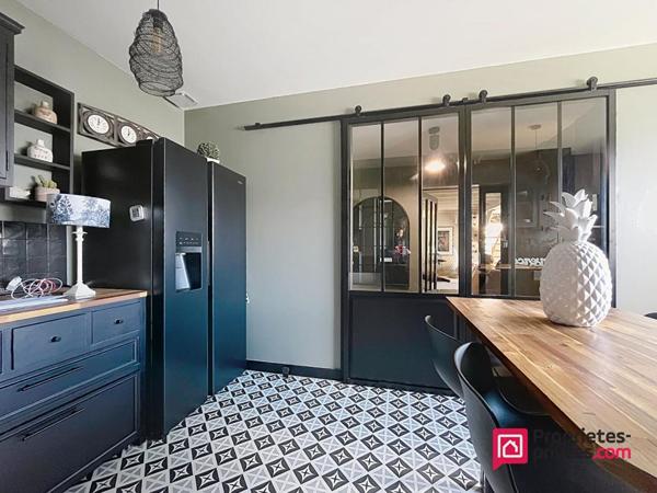 Marsilly - Maison familiale de plain pied de 131m2 sur parcelle de 1000m2 - Piscine - 2 Garages