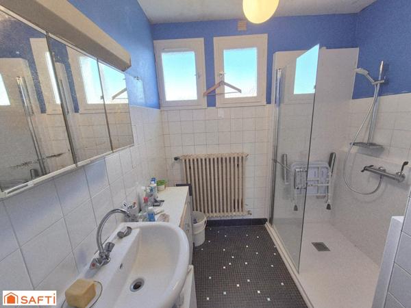 Maison idéalement placée proche écoles et commerces