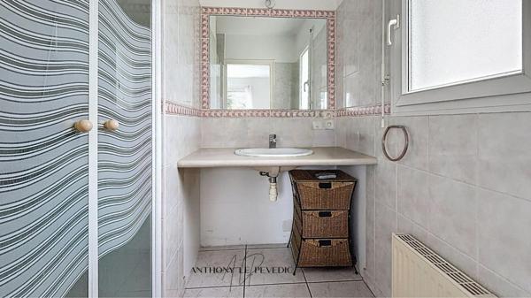 Maison - 8 Pièces - 121m2