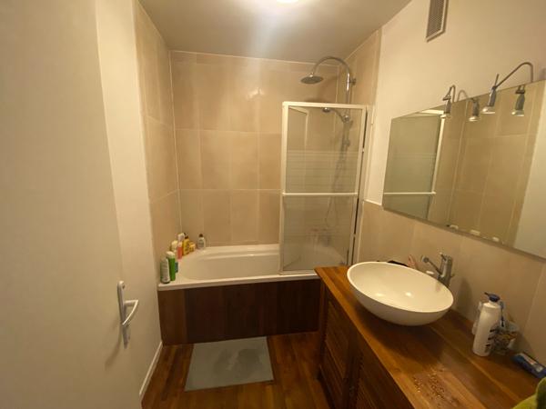 Chambre à louer dans un bel appartement en bon état -Talence