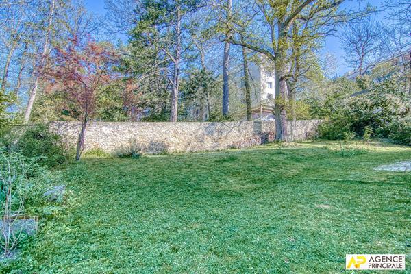 Versailles Clagny Appartement 6 pièces 158 m² carrez situé au 1er étage d'une superbe bâtisse 19ème avec grenier et 2 caves €1 320 000 ** - Référence 26629