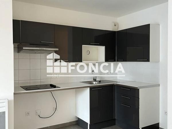 Location Appartement 2 pièces 41.23 m² - 205 RUE LAGREMEUSE Aix-en-provence 13100